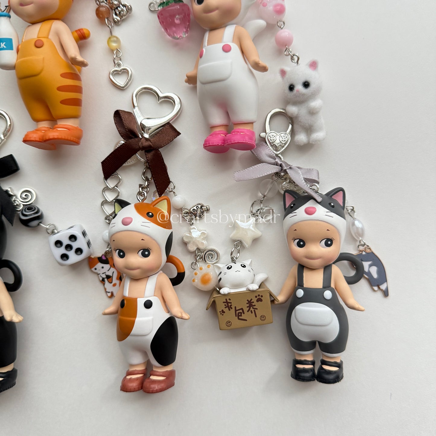 cutesy cats 🐾🧺🧶🐈🐈⬛