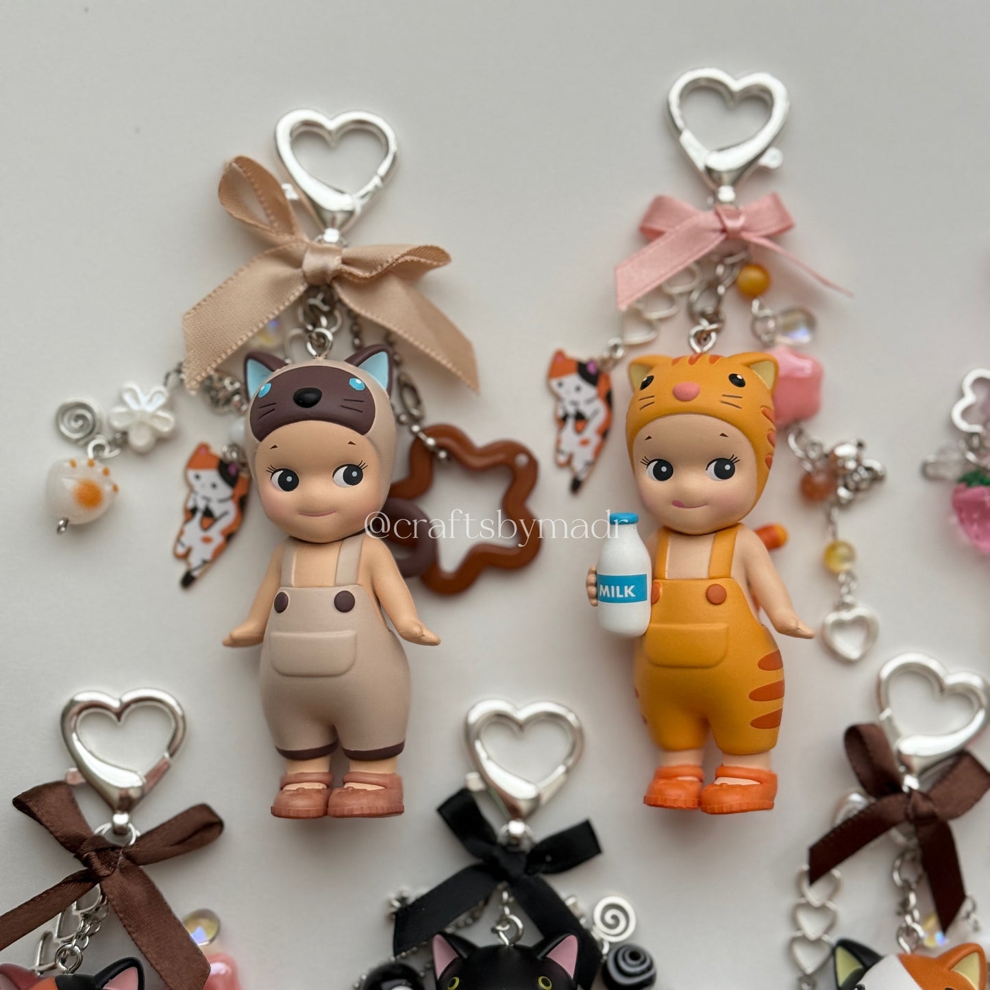 cutesy cats 🐾🧺🧶🐈🐈⬛